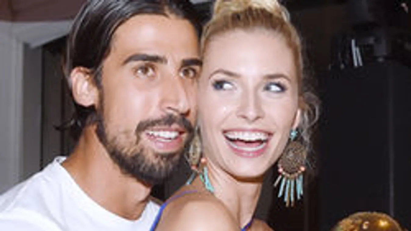 Öreg Hölgyre cserélte a szupermodellt a világbajnok focista