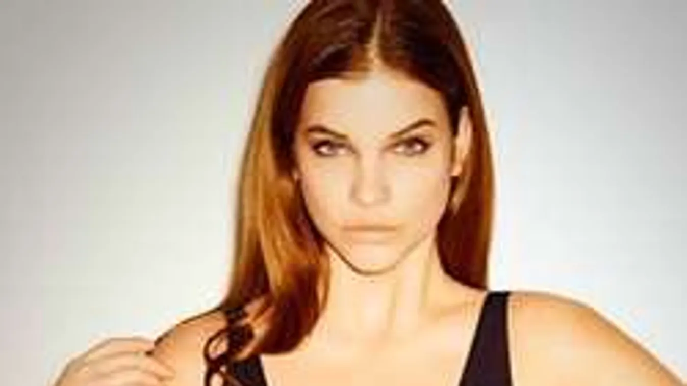 Palvin Barbara akkor is szép, ha rémisztő - Fotó