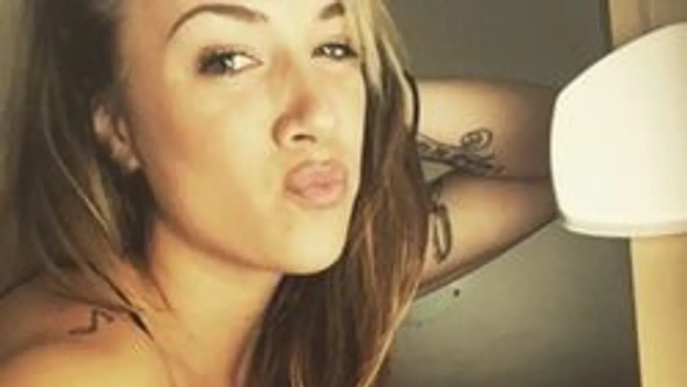 Tóth Gabi megpancsoltatta a melleit - Fotó