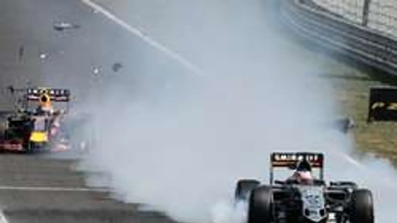 Leszakadt alkatrészek, földre tett sisakok! Ez volt a magyar F1!