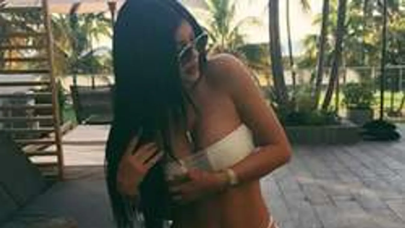 Egyre durvább a szétplasztikázott tinisztár teste - Fotók