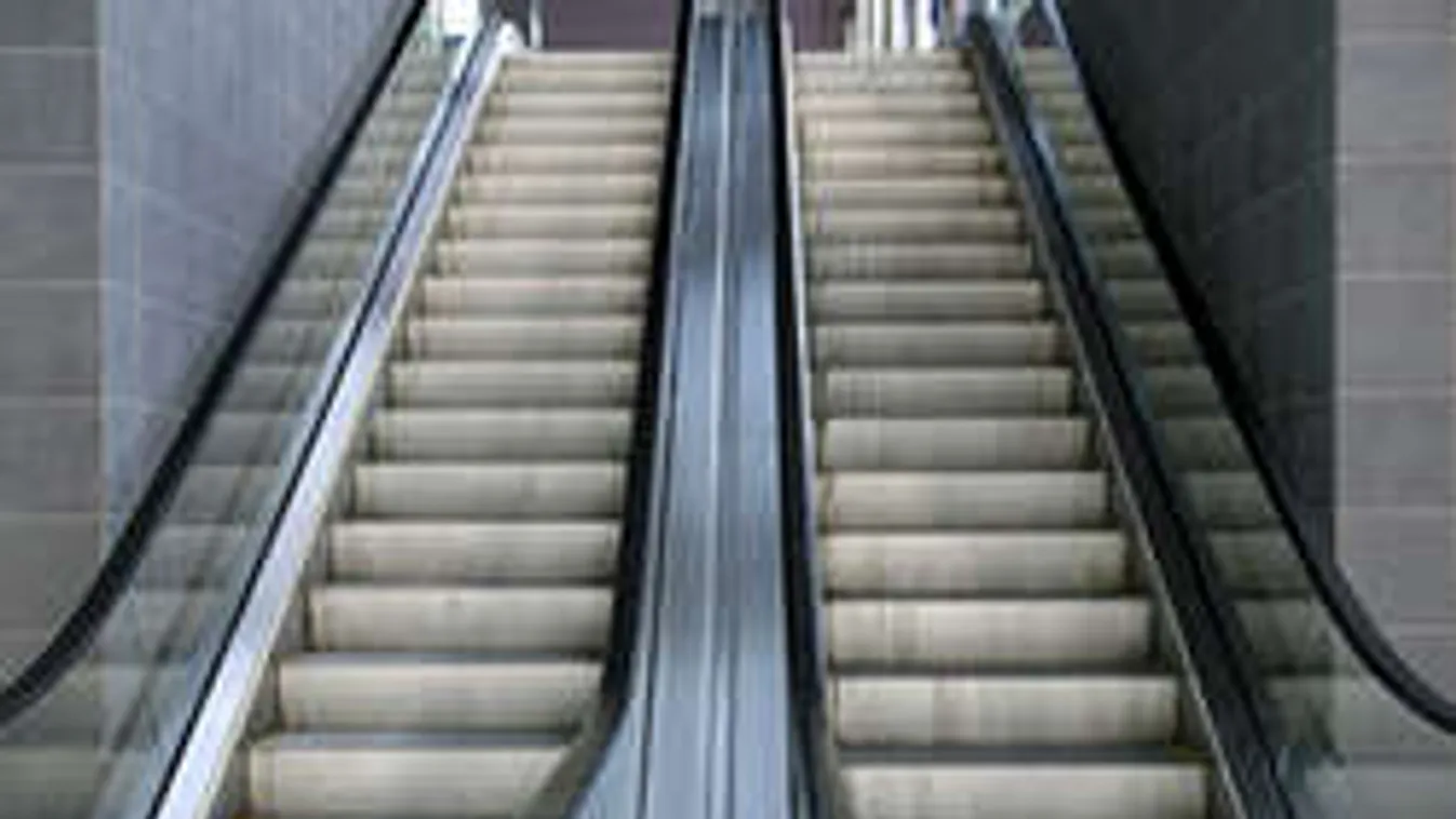 Életveszélyes mozgólépcsők, ma is szörnyethalt egy nő, 36 halott