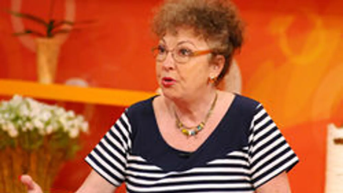 Fodor Zsóka lakókocsiban, MC Hawer sátorban tölti a nyarat