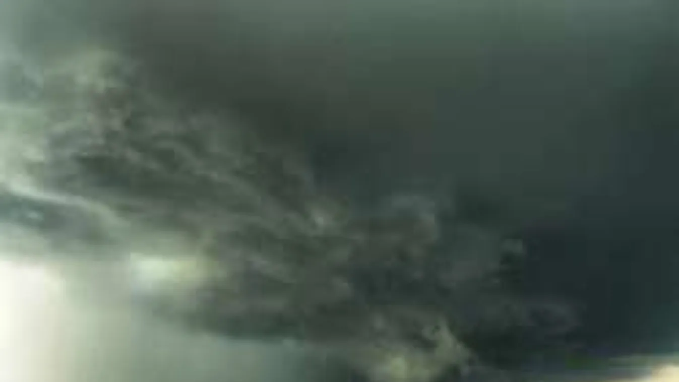 Teljes káosz: nyugaton jég szakad, keleten tüzet kell oltani!