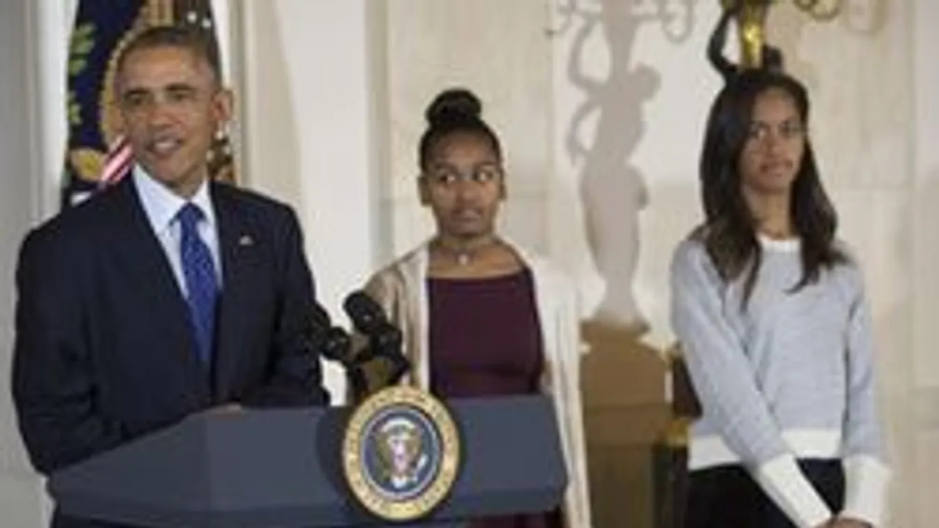 Pucér csajokkal dolgozik Obama lánya