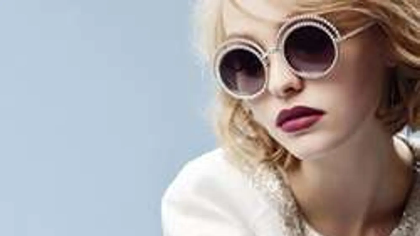 Túl erotikus lett a tini sztárcsemete reklámja - Videó