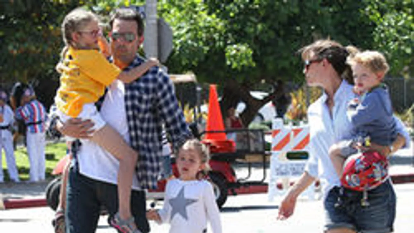 Válnak, de nem költözött szét a sztárpár