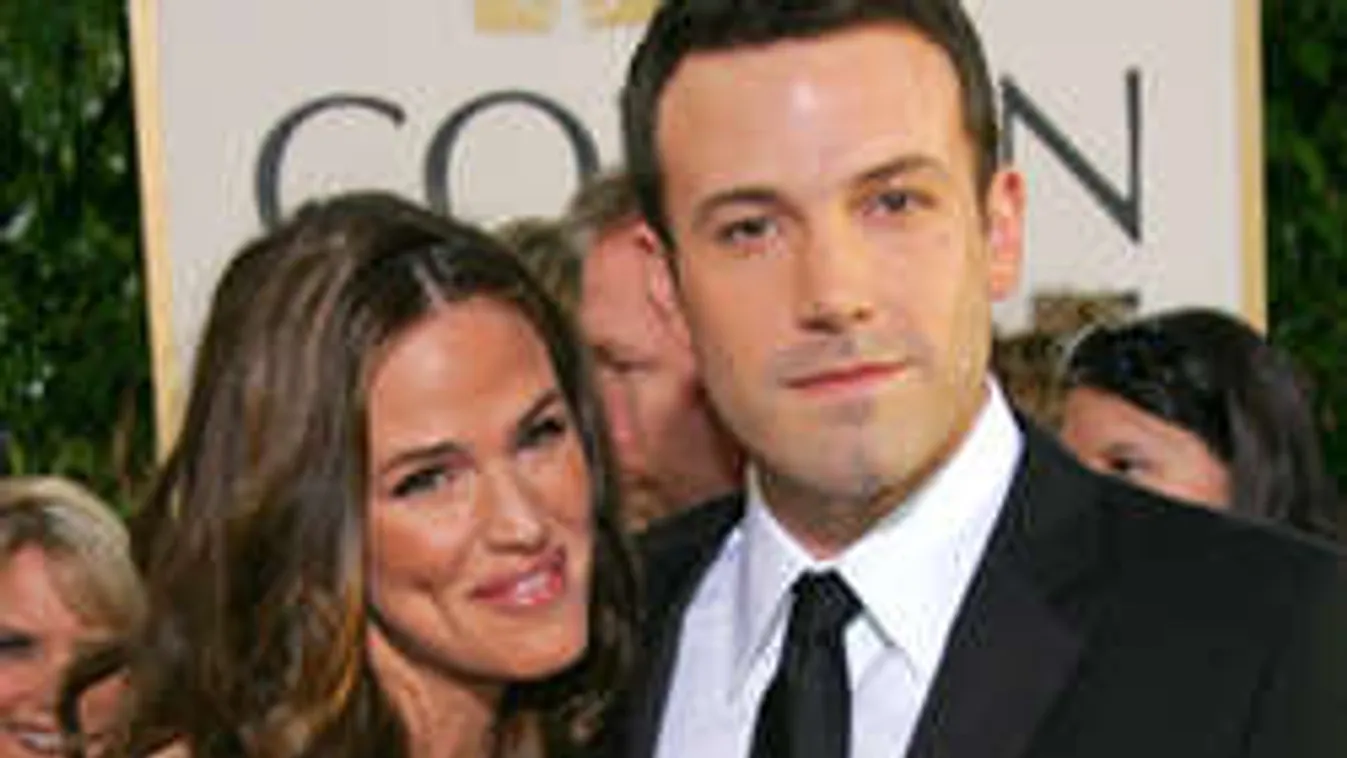 Hivatalos! Elválik Hollywood álompárja