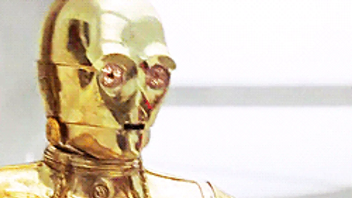 Beteg! Star Wars robotokkal szexelt a színésznő - Fotó