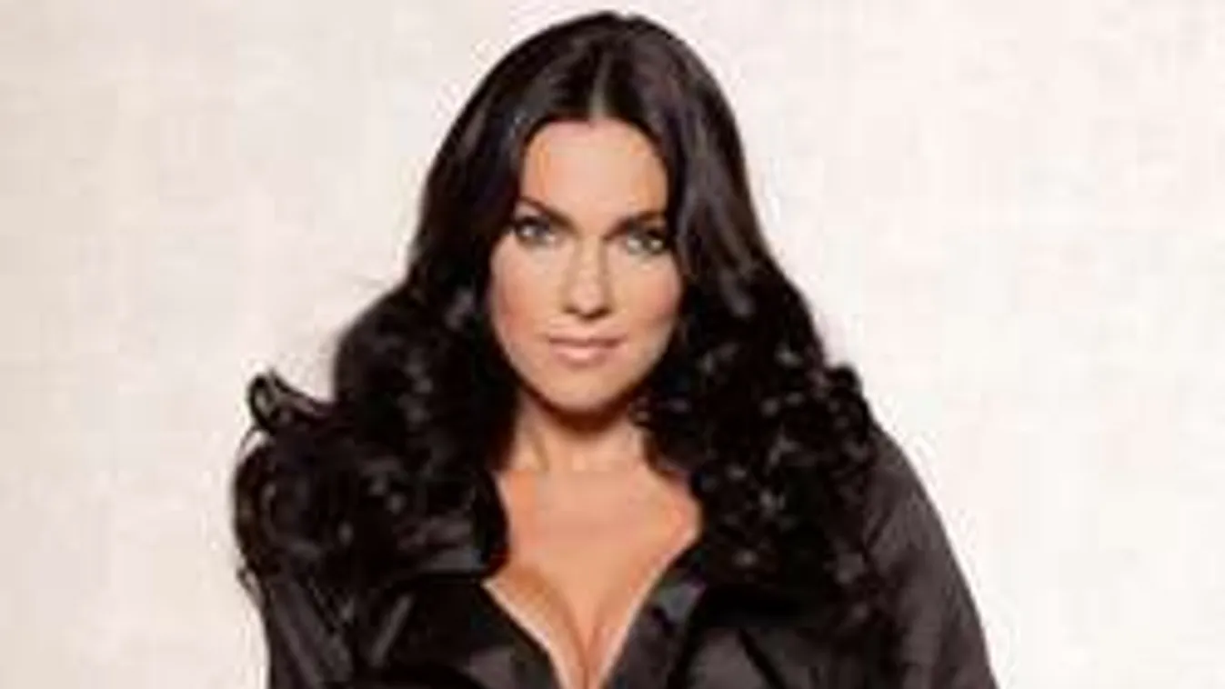 Barátnőjével keveredett erotikus táncba Bódi Sylvi - Fotó