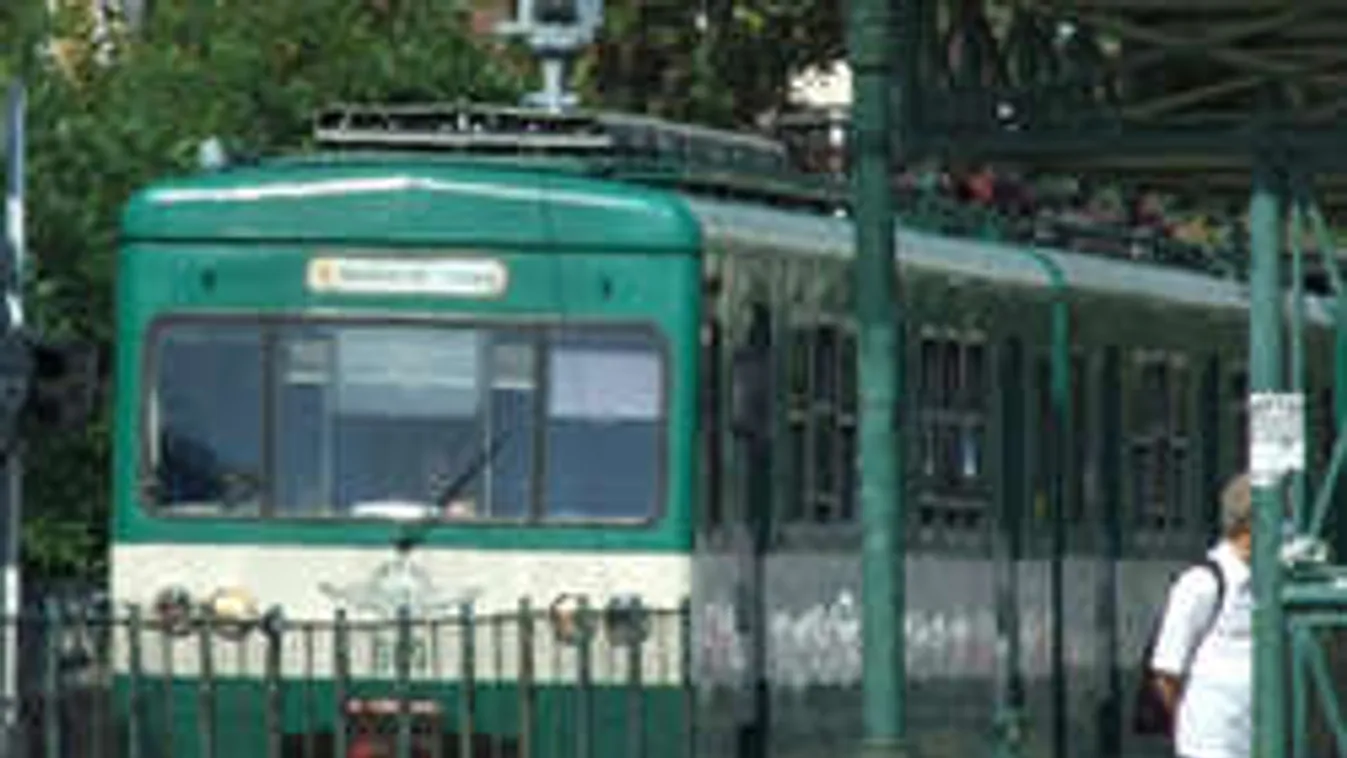 Újra gázolt a HÉV, súlyos sérültek