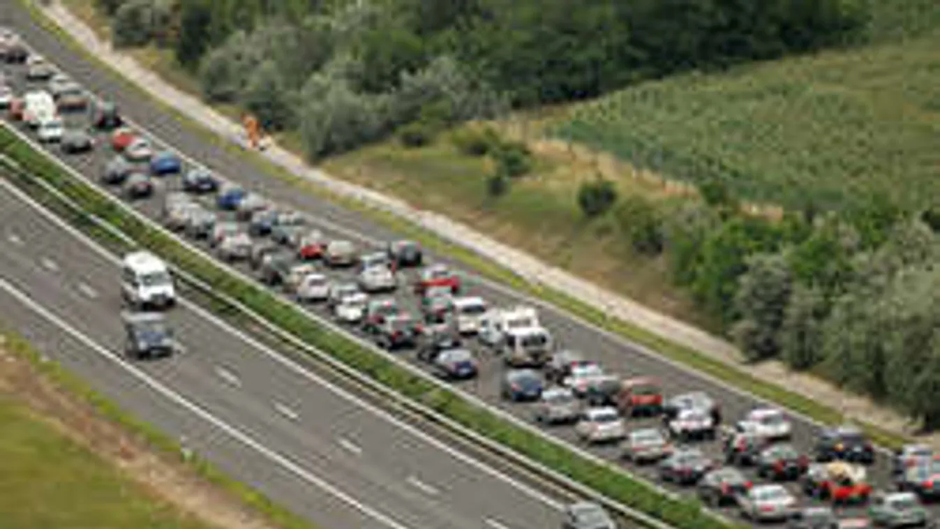 Baleset az M3-ason, több kilométeres a torlódás