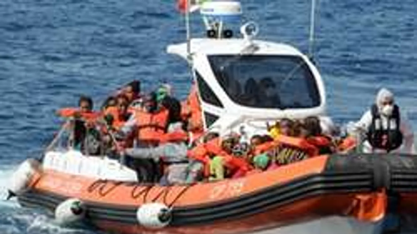 Szörnyű tragédia! 700 menekülttel süllyedt el megint egy hajó