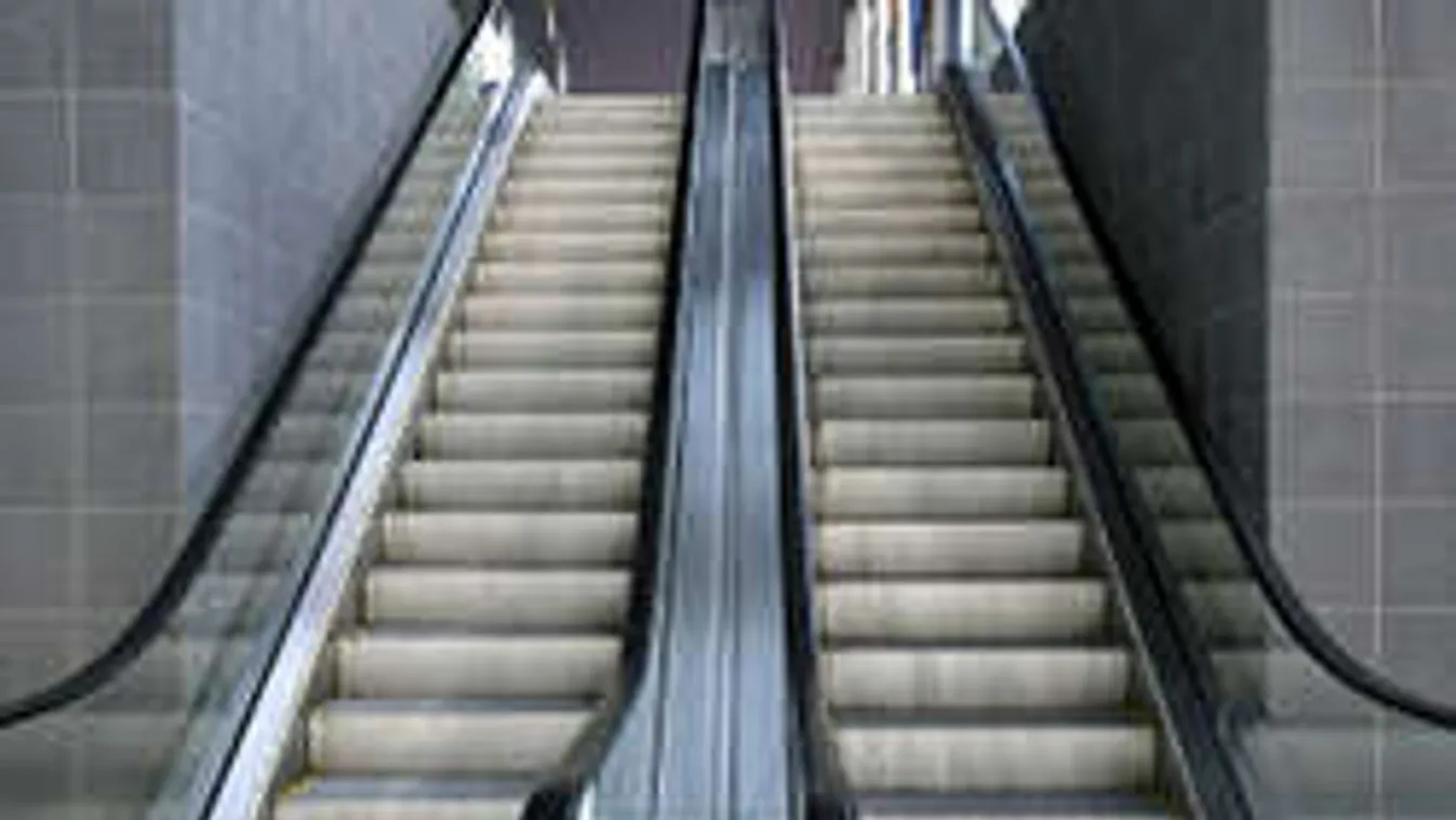 Újabb horrorisztikus mozgólépcső-baleset!