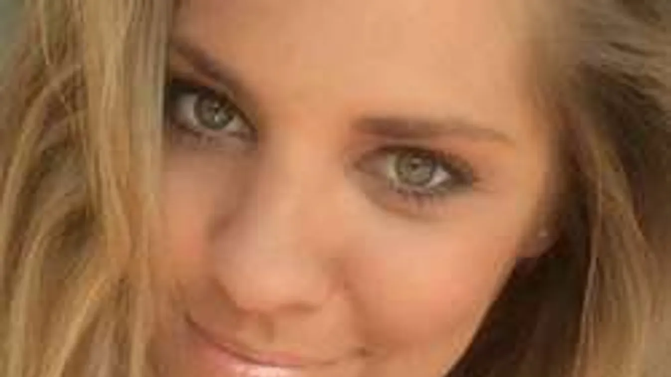 Fájdalmas baleset! - Jókora kötés díszeleg Ada gyerekének fején!