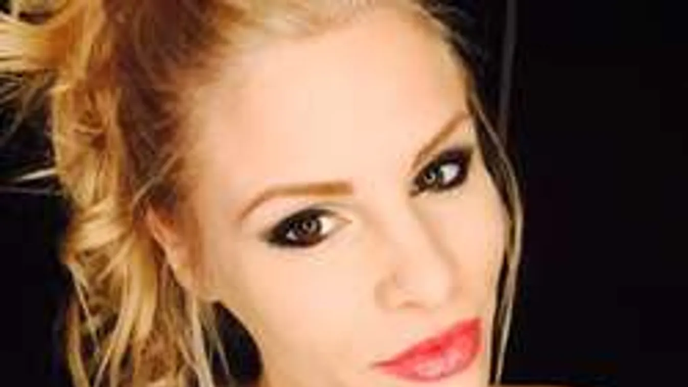 Teljesen eltorzult a szexi magyar DJ arca - Fotó