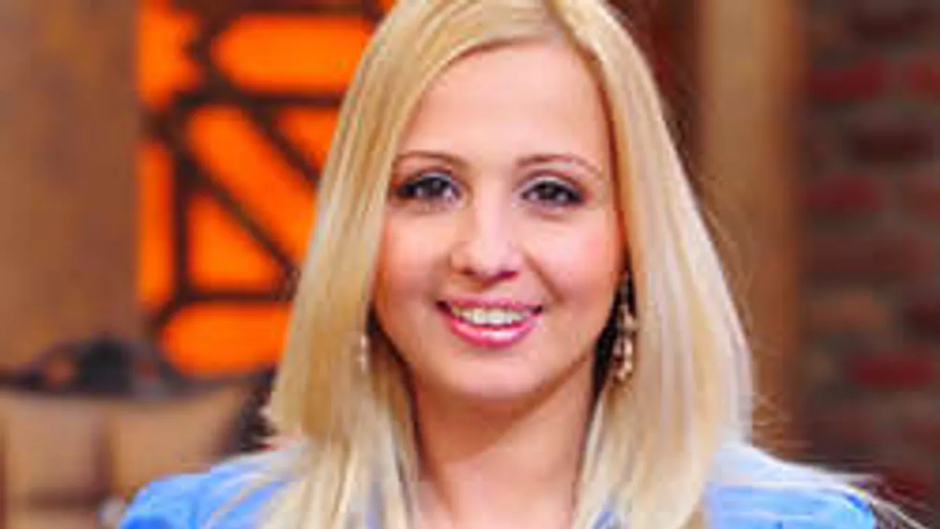 Gombos Edina lánya fura tánccal szórakoztatta az öccsét - Videó