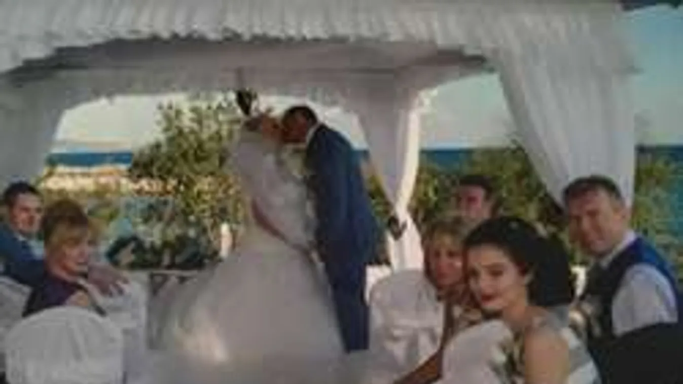 Télikabátot és cipőt keresett, szerelmet talált a hajléktalan