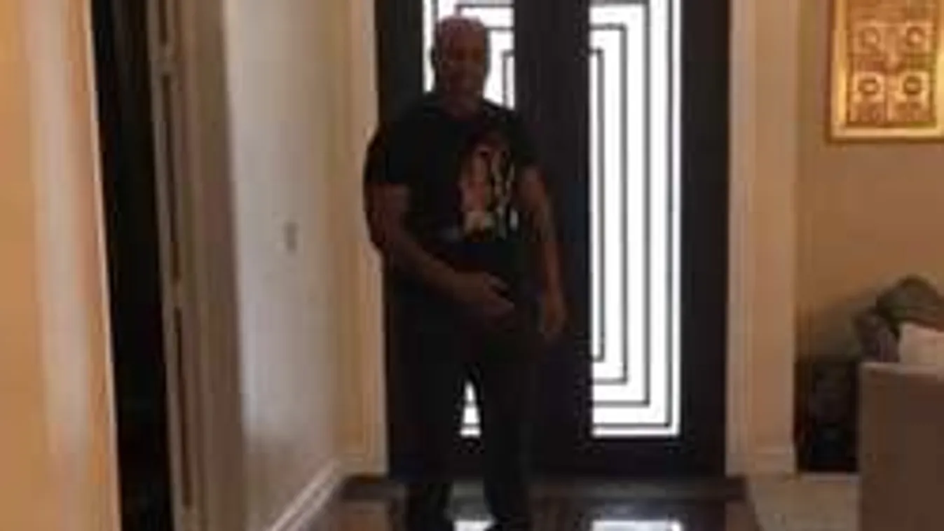 Óriásit perecelt Tyson, kiütéssel nyert a gravitáció - videó