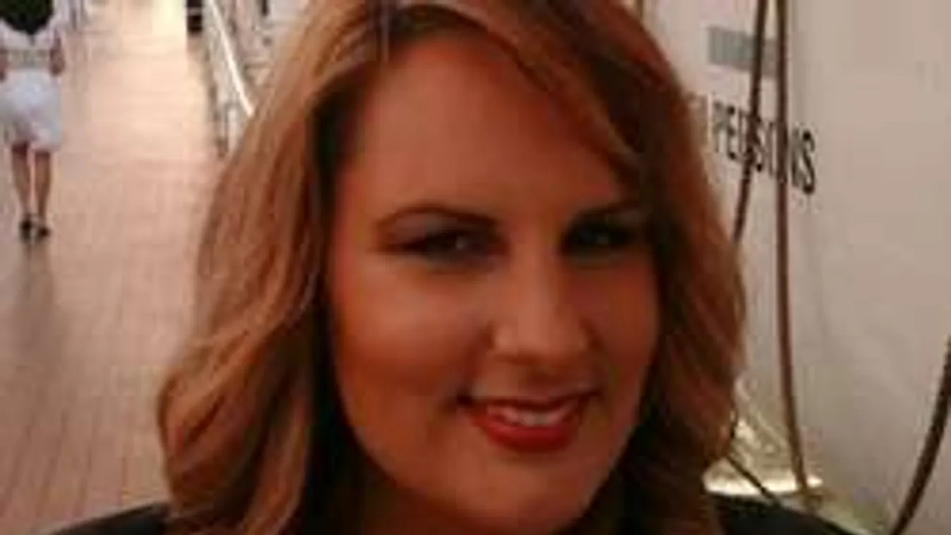 Drasztikus fogyáson esett át a magyar énekesnő - Fotó