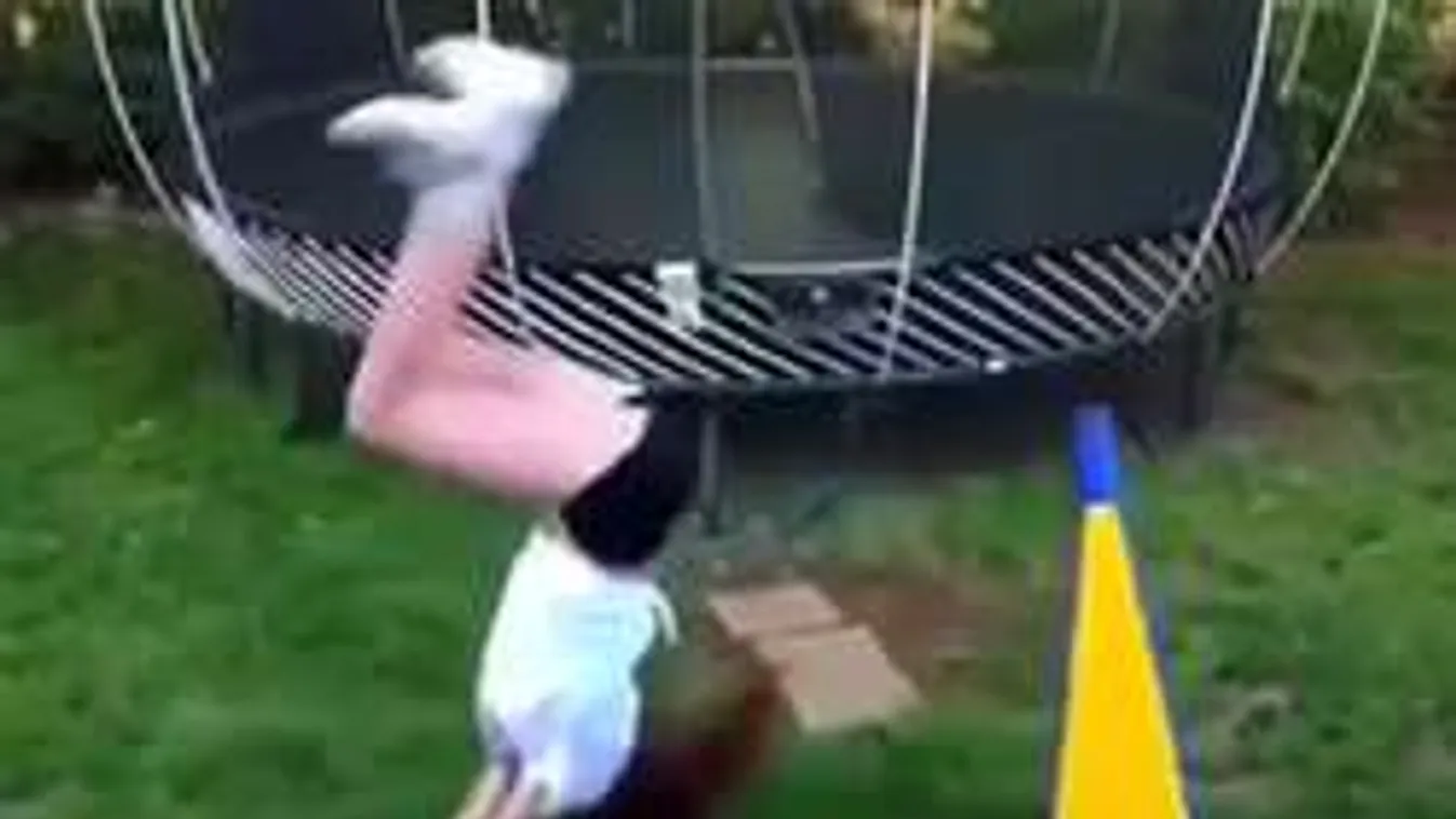 Több tízmillió ember nevet az év legnagyobb esésein - Videó