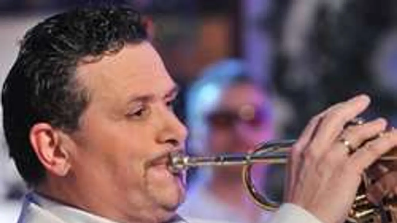 Haragszanak a szomszédok Lajcsira