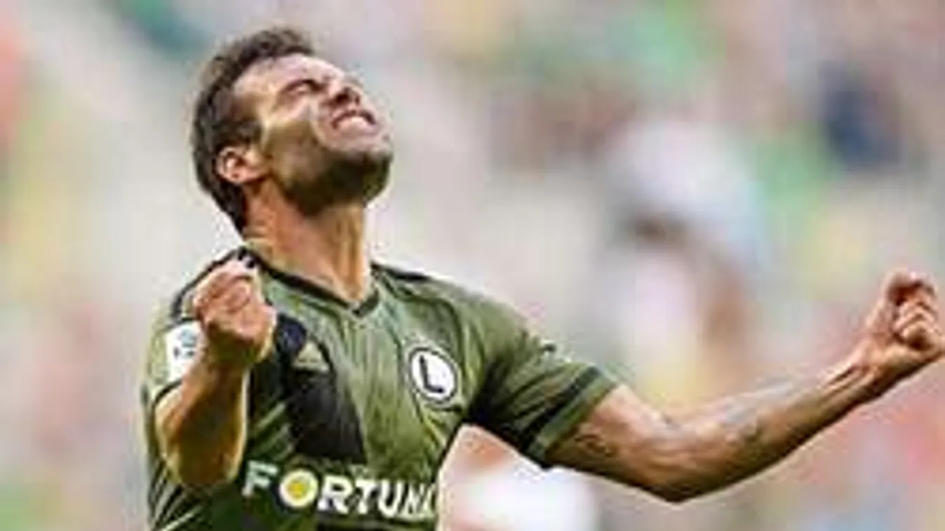 Összepakolt Nikolics, két családja között ingázik