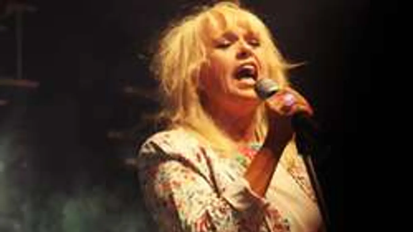 62 évesen omlott össze Csepregi Éva élete, keményen tartja magát