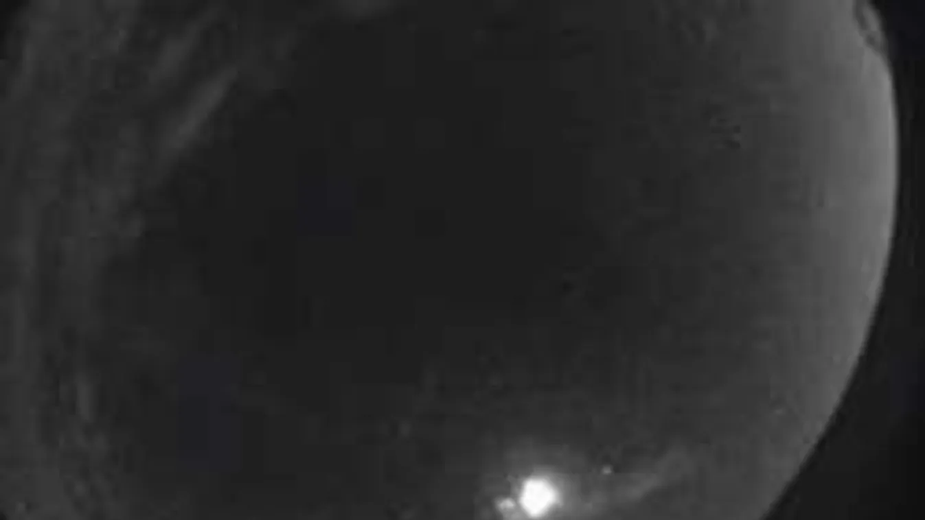 Elképesztő videó a Föld felé tartó meteorról!