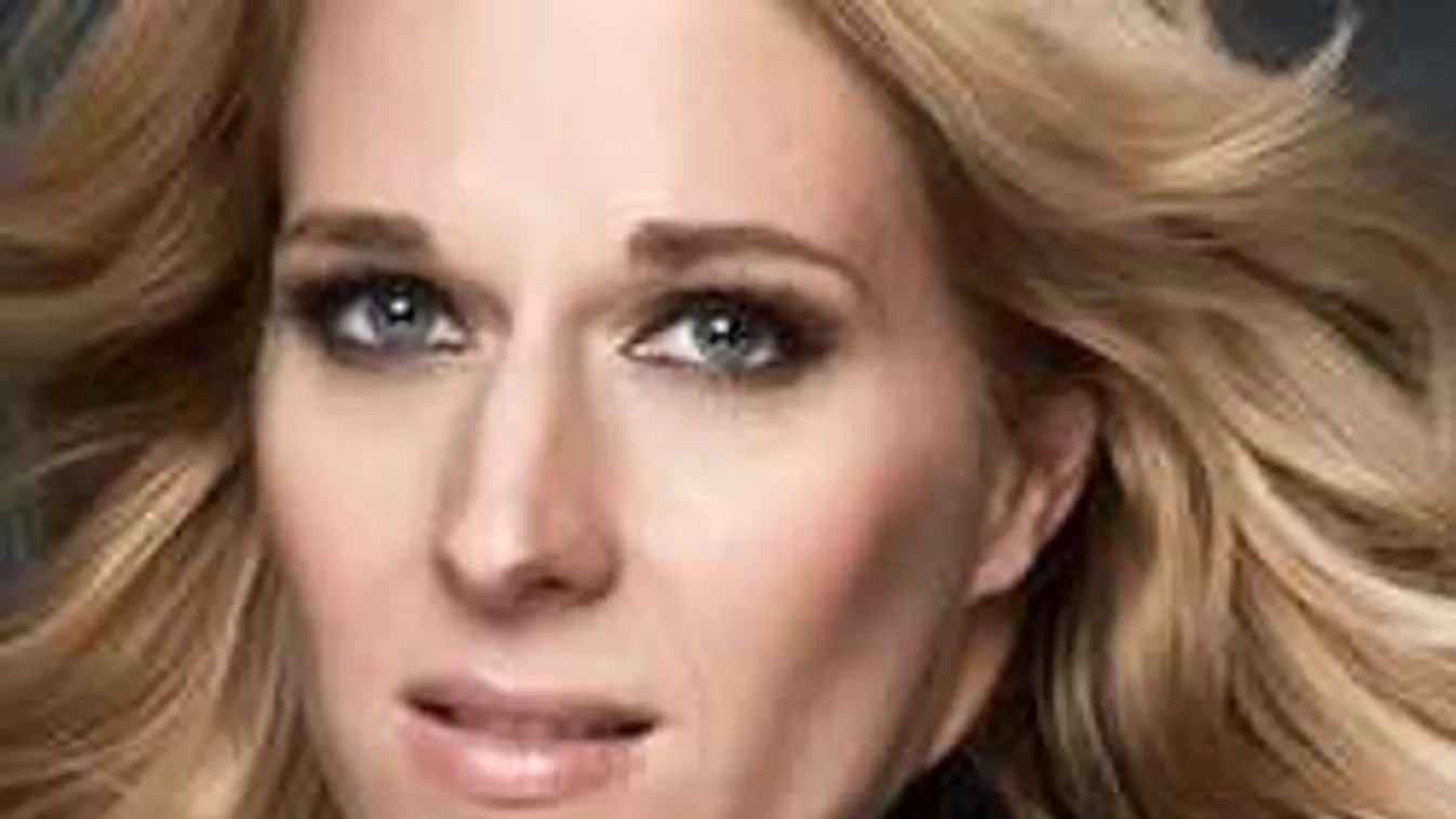 Mentő szállította kórházba Wolf Kati kislányát