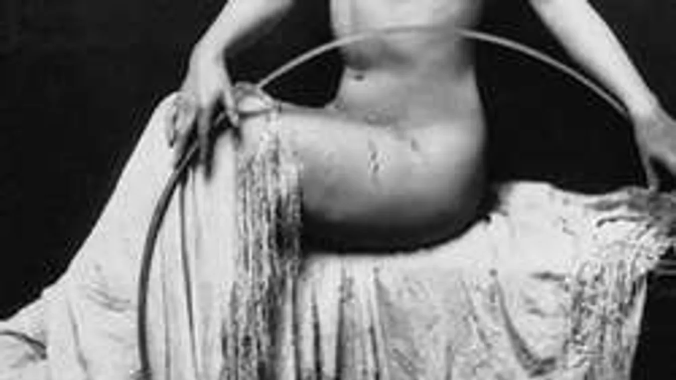 100 éves pucérkodós képek kerültek elő egy titkos gyűjteményből