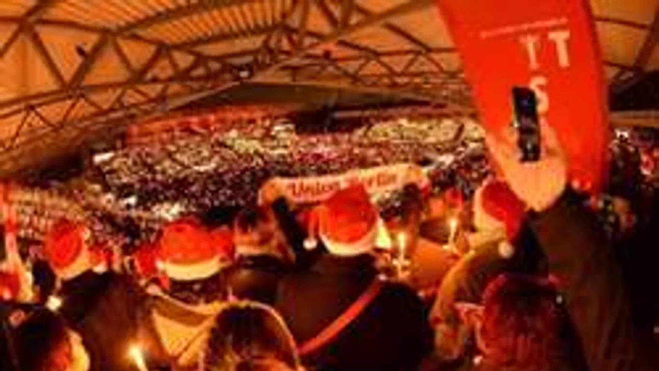 Karácsonyi csoda: telt házas stadionok köszöntötték az ünnepet - videó