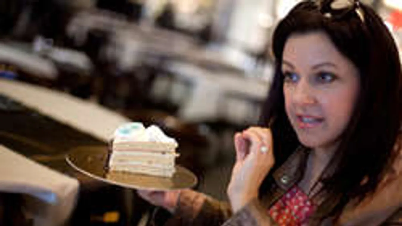 Filmre veszik az ismert tévés életének minden percét