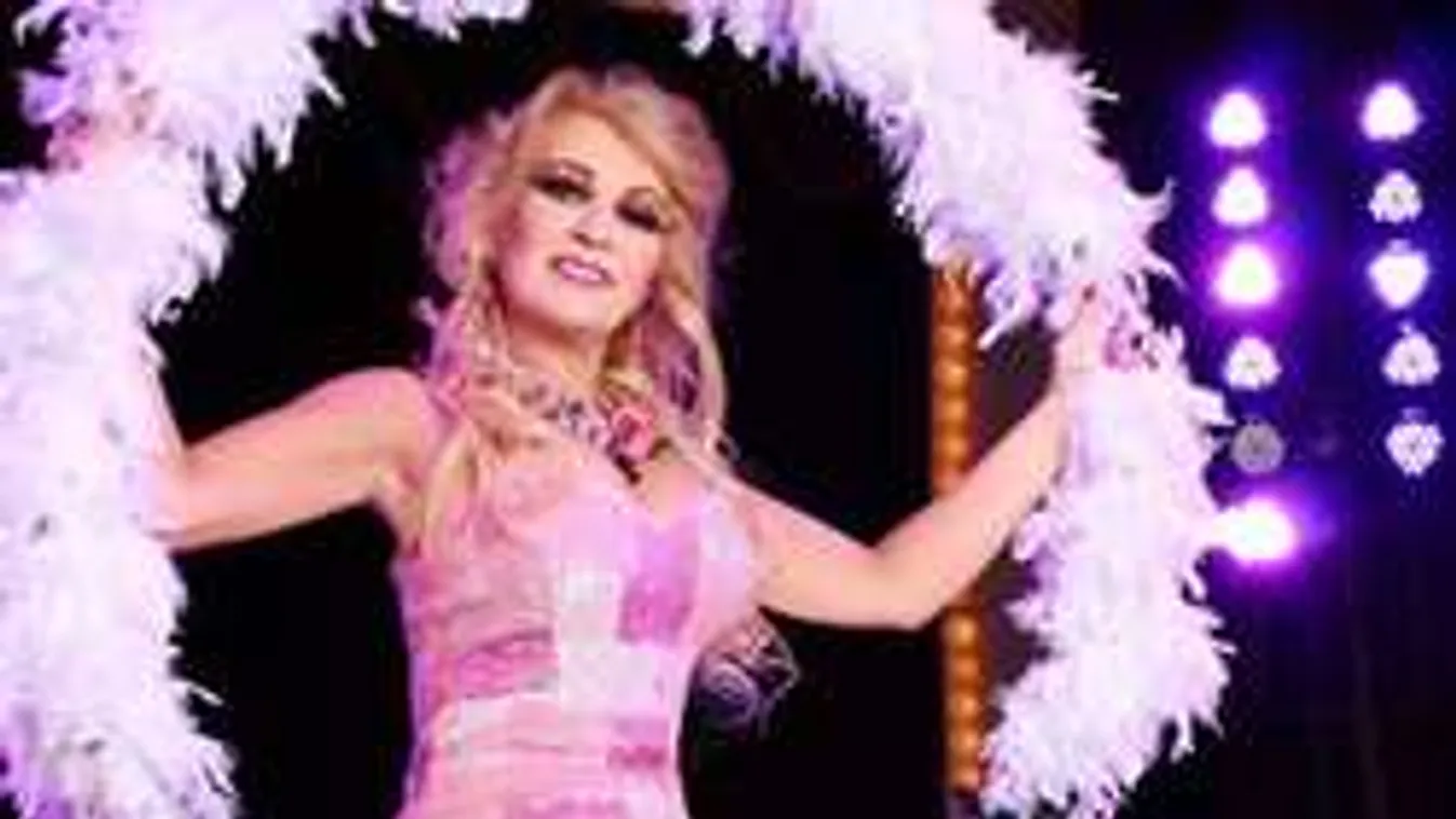 Gyermeke apját akarja visszakapni a magyar celebkirálynő