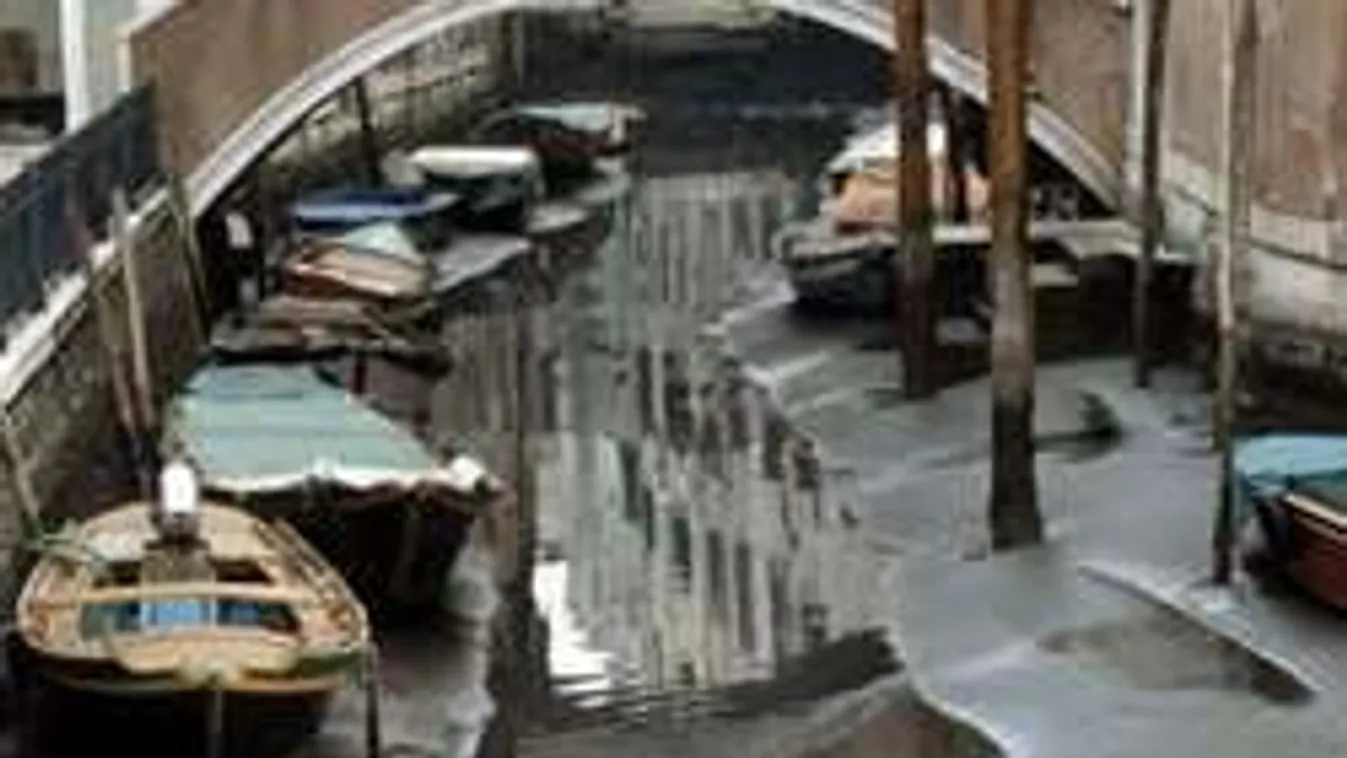 Meghökkentő fotók a kiszáradó Velencéről! Szárazra kerültek a gondolák