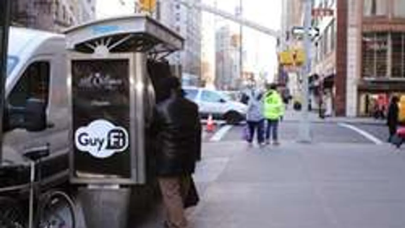 Elakad a szavad: bevezették az utcai maszturbálófülkéket