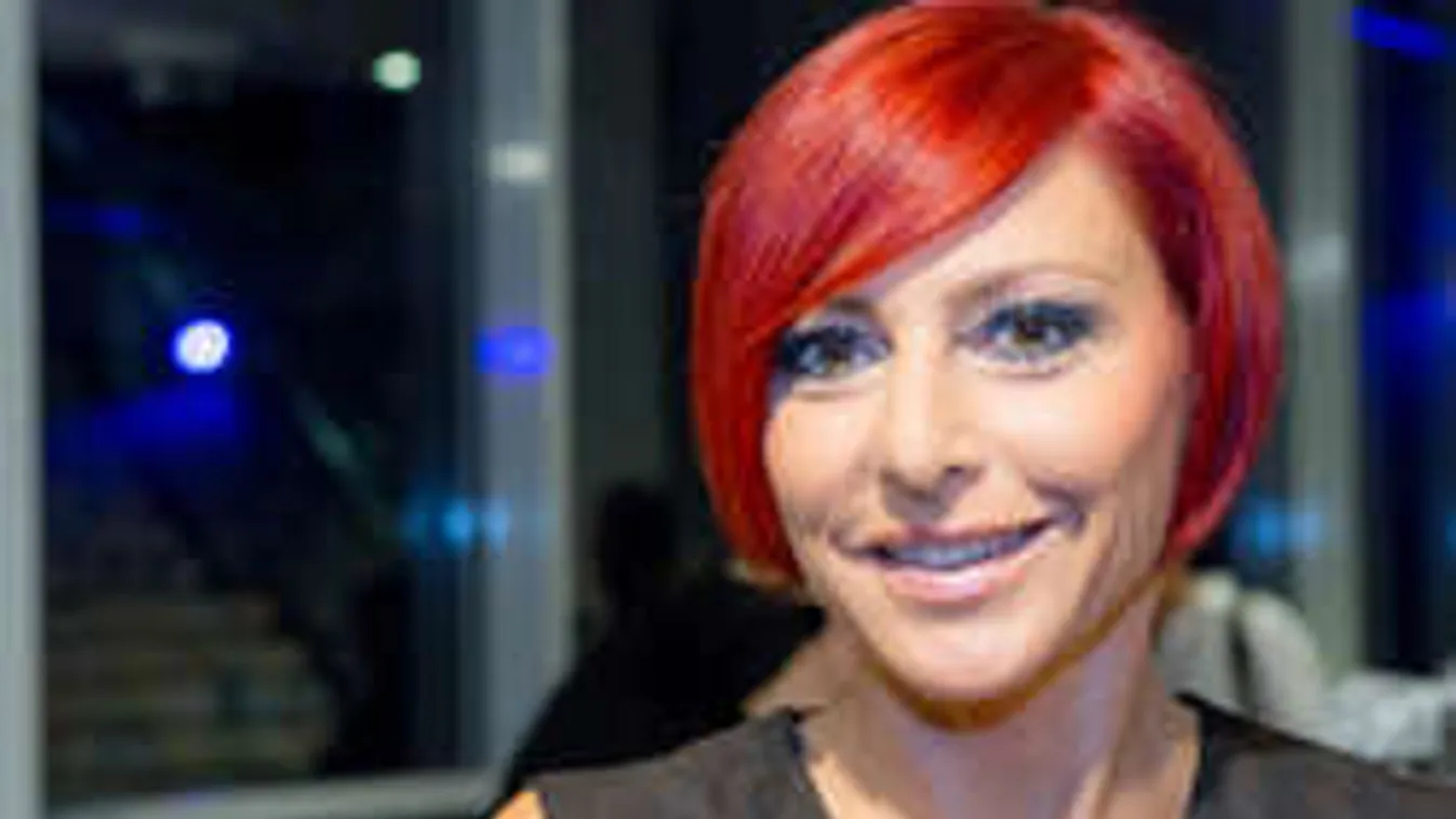 Gömbölyödik Erős Antónia pocakja...