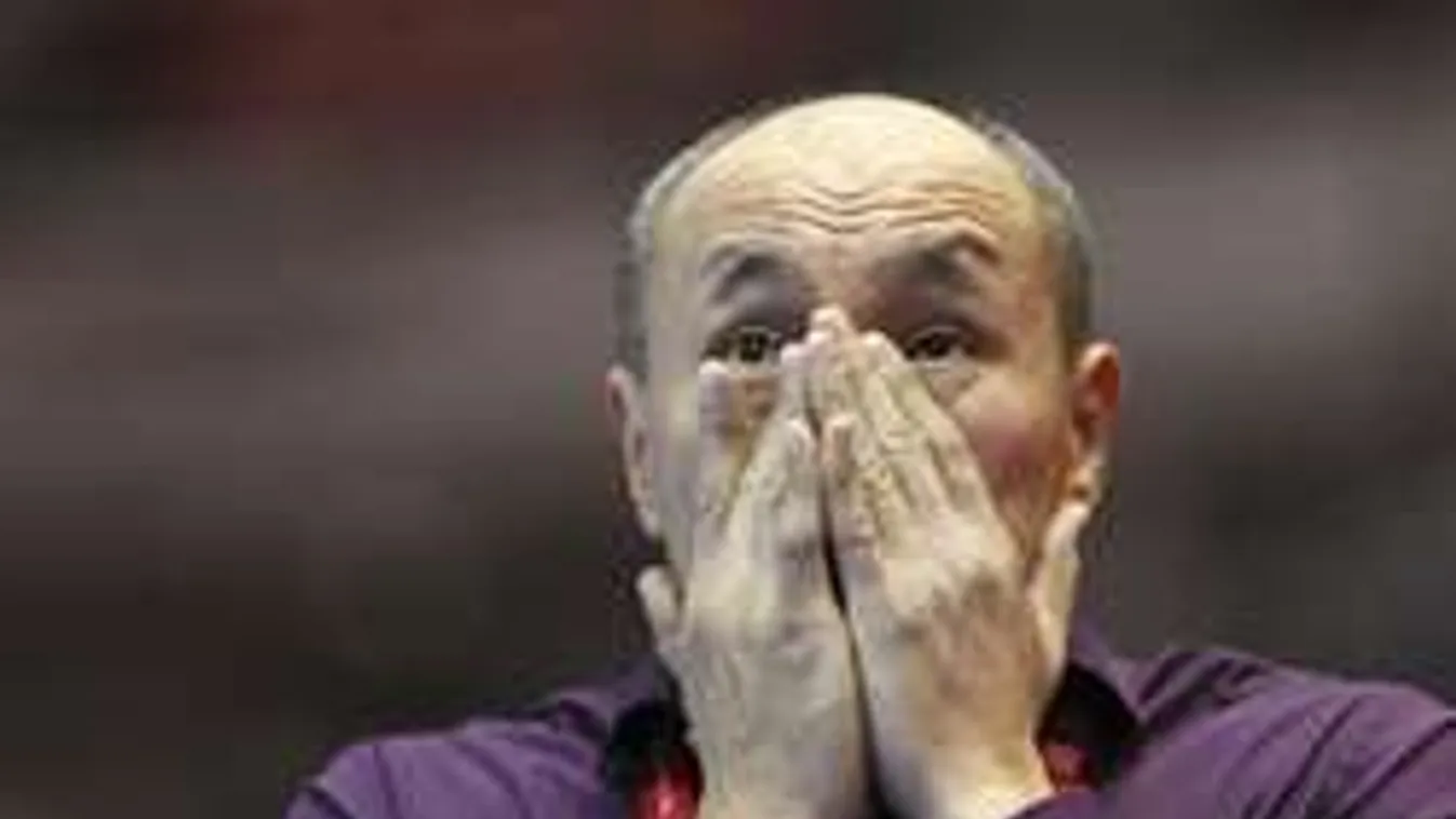 Vállalja a kirúgást, elvitte a balhét a kézikapitány