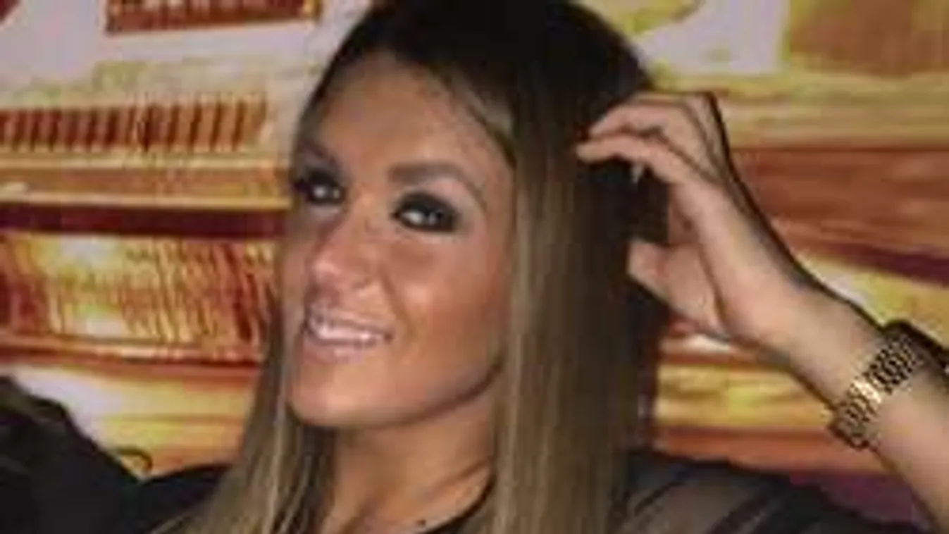 Ûzd el a telet Hódi Pamela bikinis testével! - Fotó