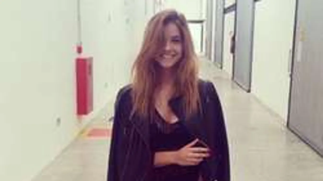 Az ágyban incselkedik velünk a pucér Palvin Barbara - Videó