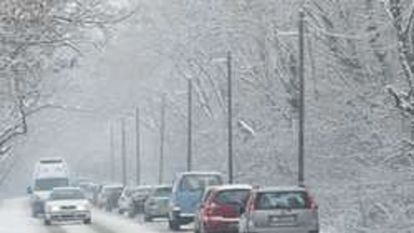 Friss fotók: Megállás nélkül esik a hó Debrecenben!