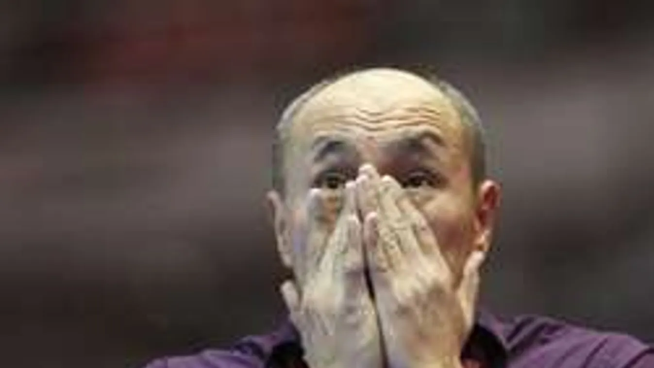 Leégtek kéziseink, Mocsai is bírálta a nagy dumás kapitányt