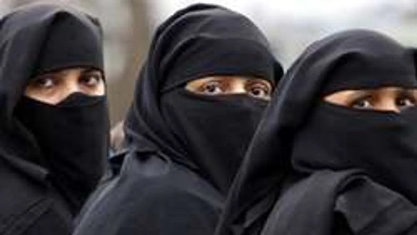 Ezt tervezi Cameron a muszlim nőkkel. Nagy a riadalom