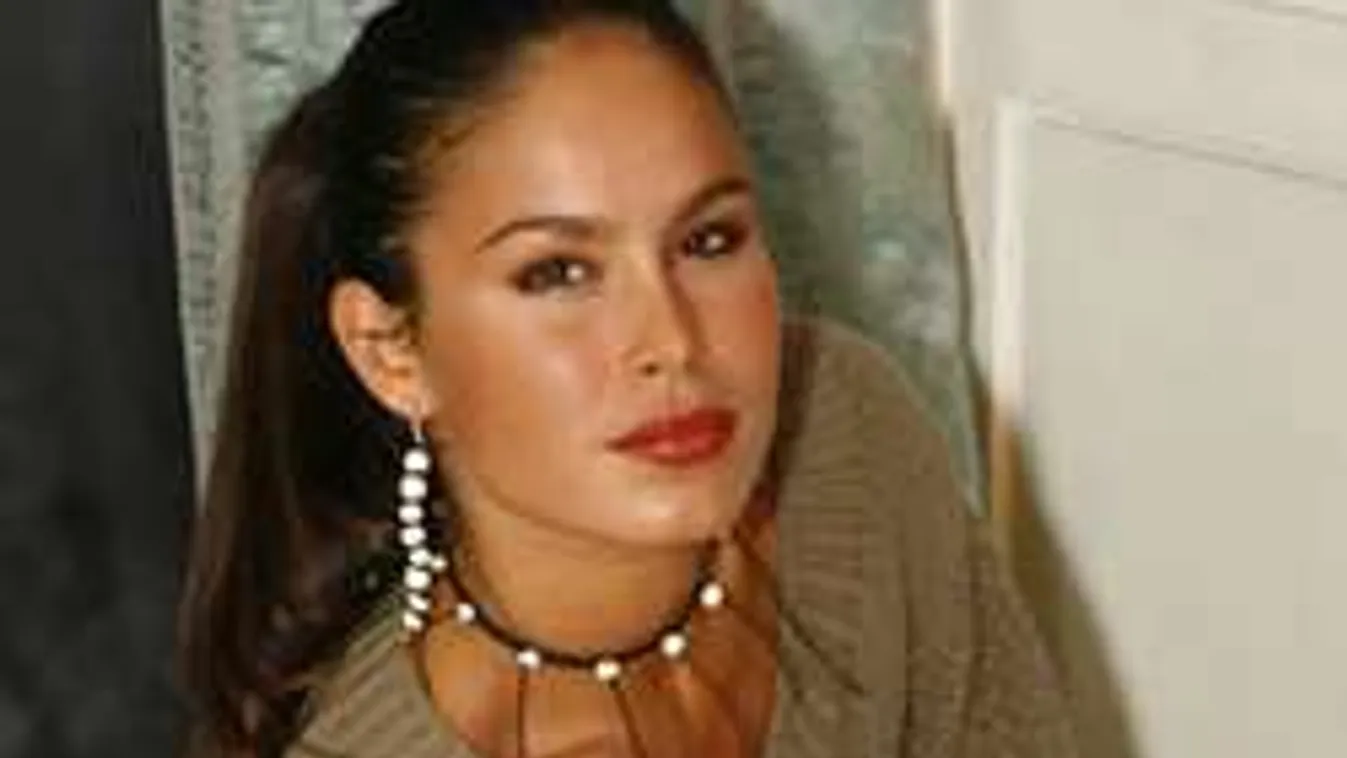 Pucérra vetkőzött a világbajnok focista dögös exe - fotók