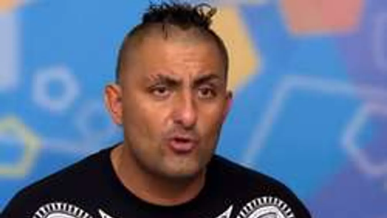 Máris összetörte luxusautóját Győzike - Fotó