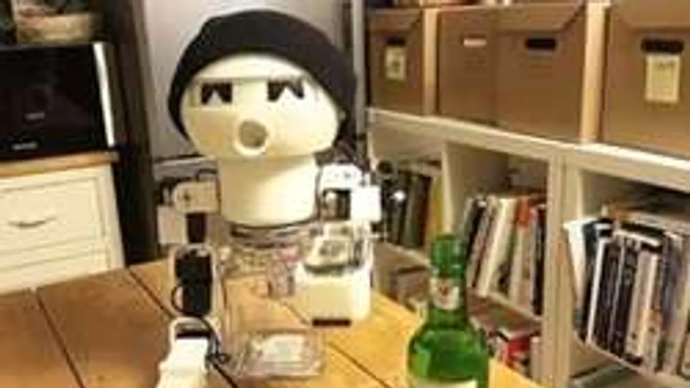 Piáló robotot építettek! Vége a magányos iszogatásnak!