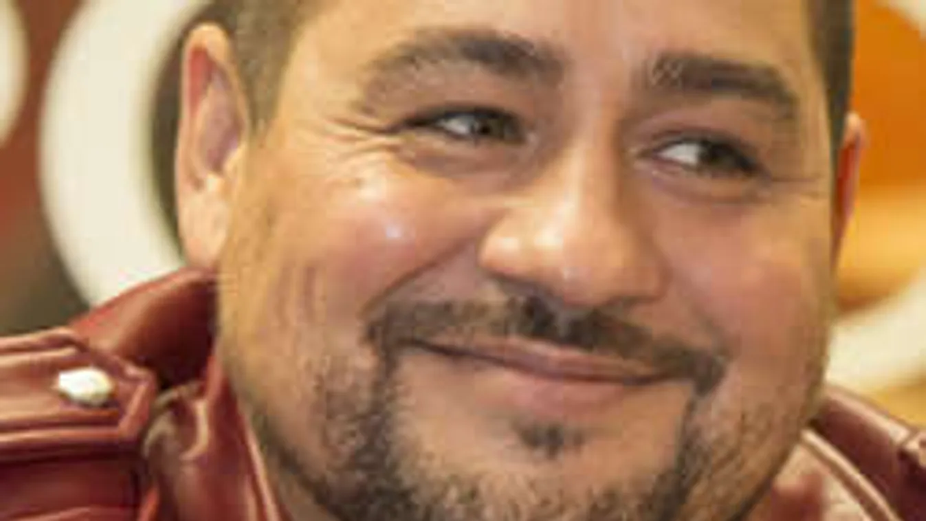 Ilyen cukin beszél Caramel kislánya! - Videó