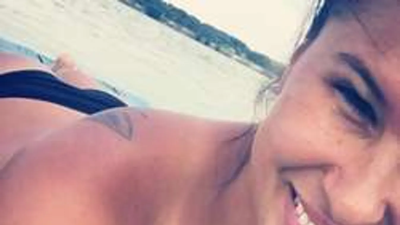 Rejtegeti pasiját a szexmániás magyar úszónő