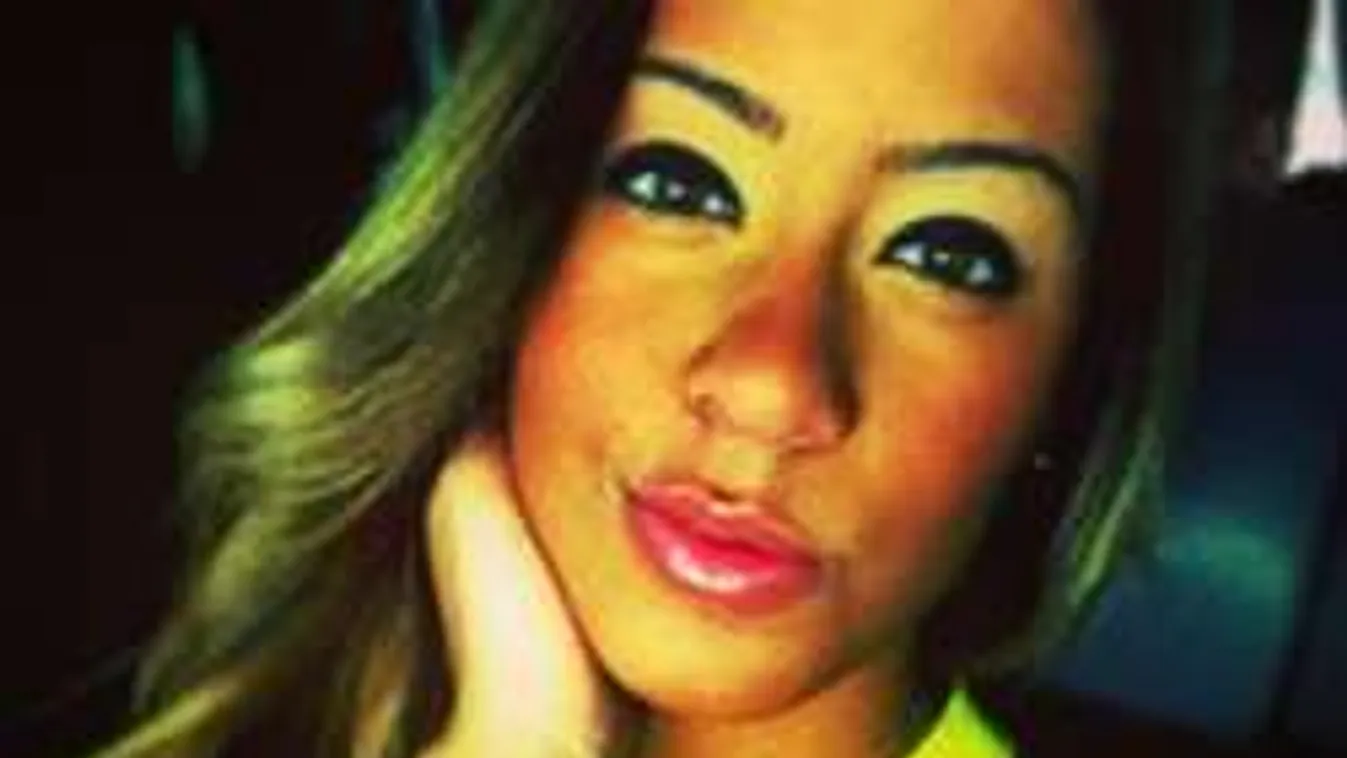 Áruló lehet a futballsztár dögös húga