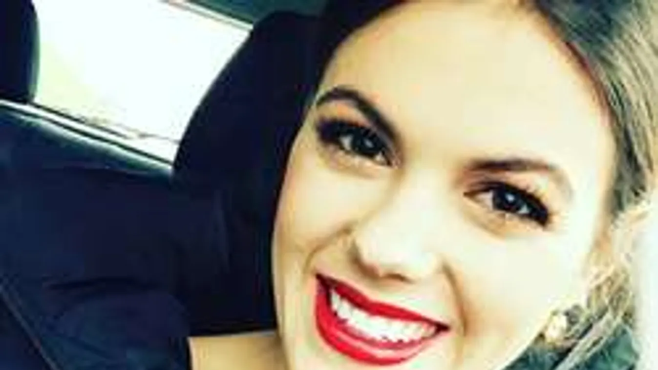 Hatalmas pocakkal is irtó dögös Csobot Adél - Fotó